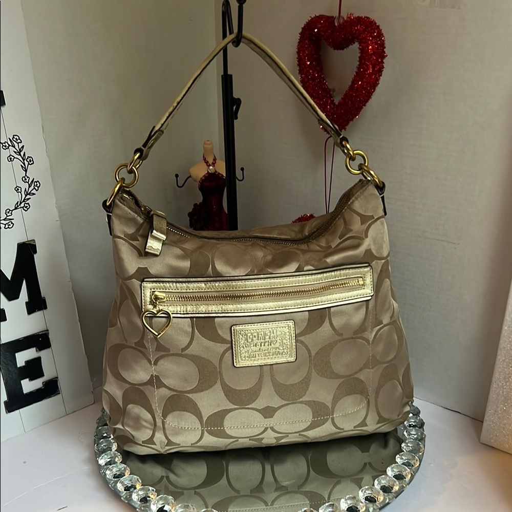 Coach puppy Beige Signature Shoulder Bag